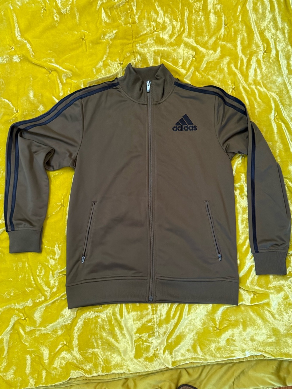 ADIDAS- KIDS TRACK JACKET-  L(14/16). 
Olive Brown. BRAND NEW